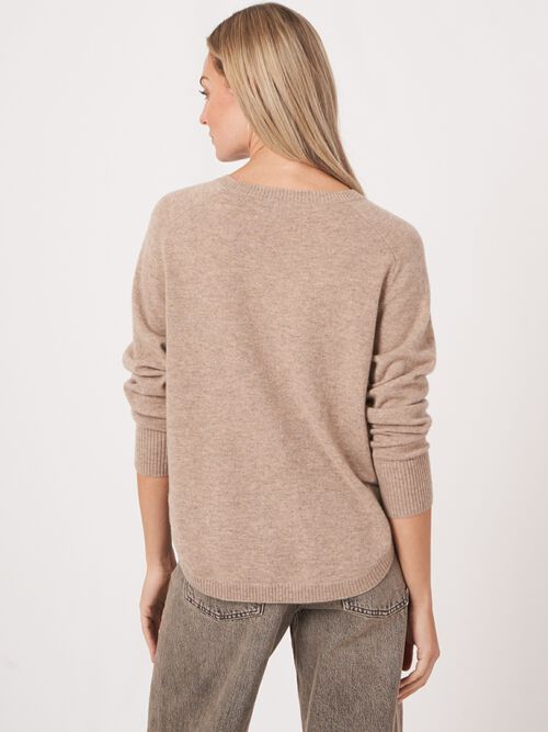 Cashmere boothalstrui met ronde zoom
