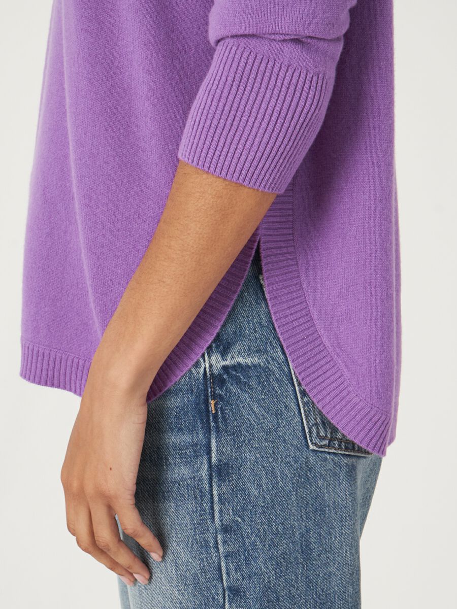 Kaschmirpullover mit rundem Saum und U-Boot-Ausschnitt image number 1