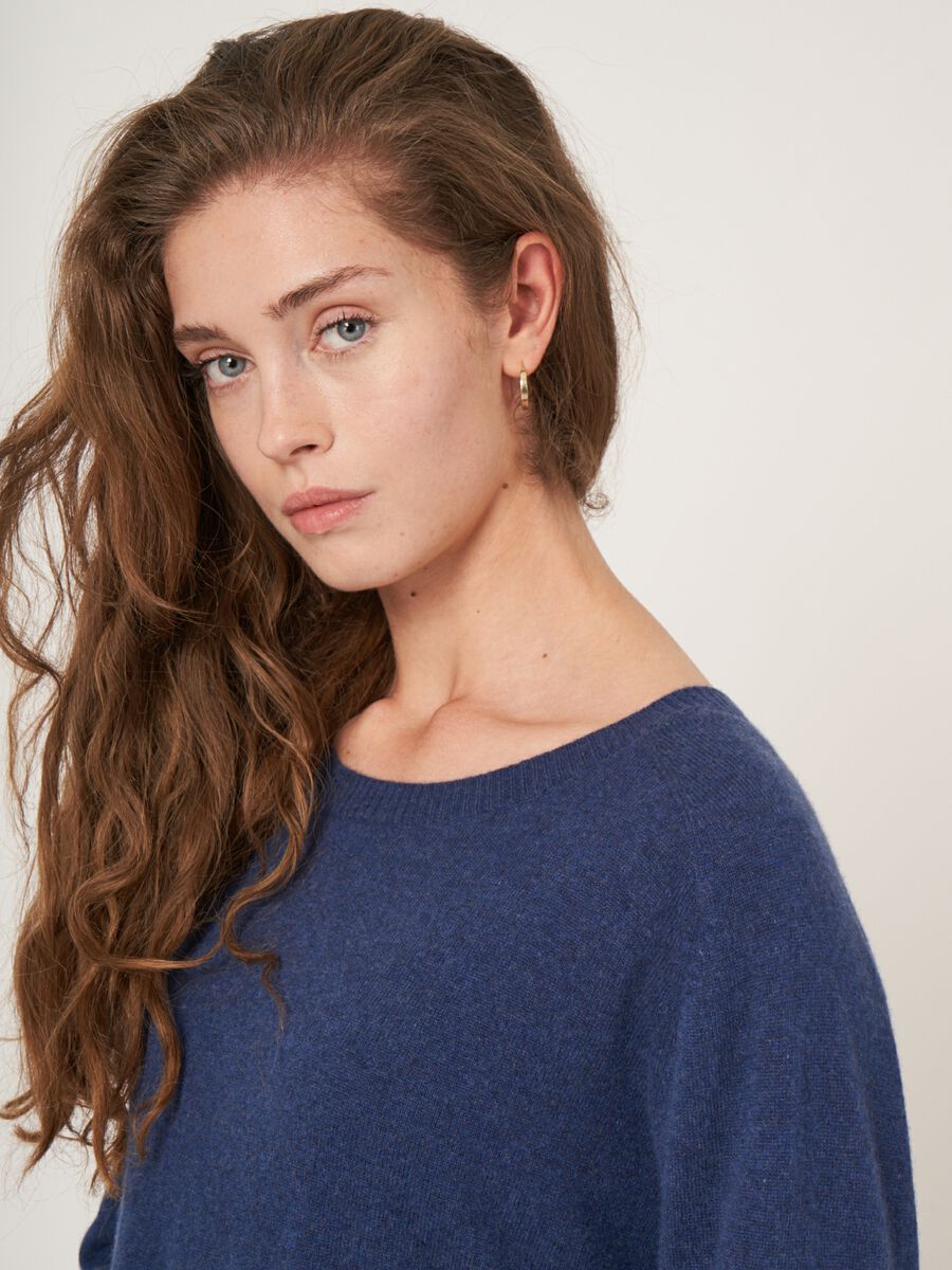 Leichter 100% Kaschmir-Pullover mit U-Boot-Ausschnitt image number 3