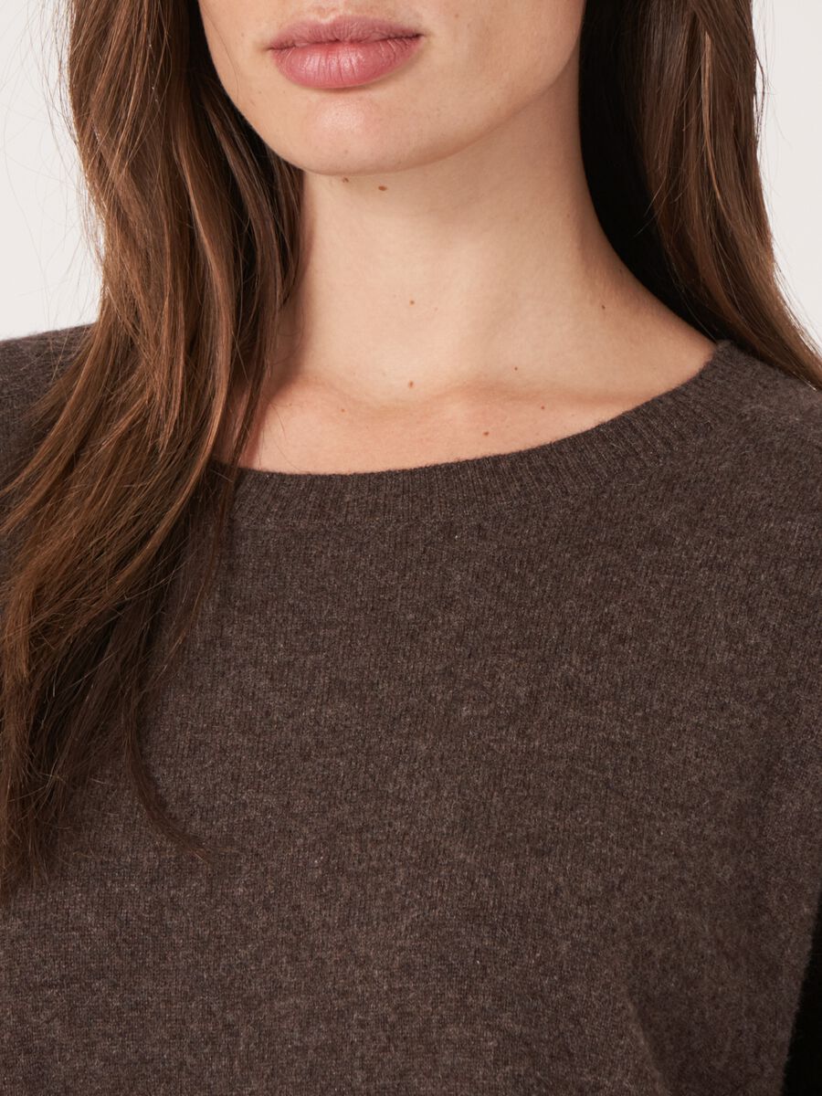 Leichter 100% Kaschmir-Pullover mit U-Boot-Ausschnitt image number 2