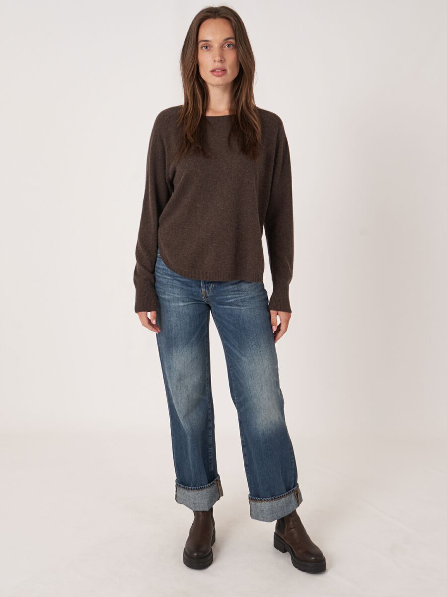 Leichter 100% Kaschmir-Pullover mit U-Boot-Ausschnitt image number 5