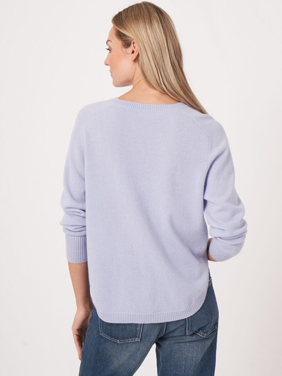 Round hem cashmere sweater with boatneck image number 1