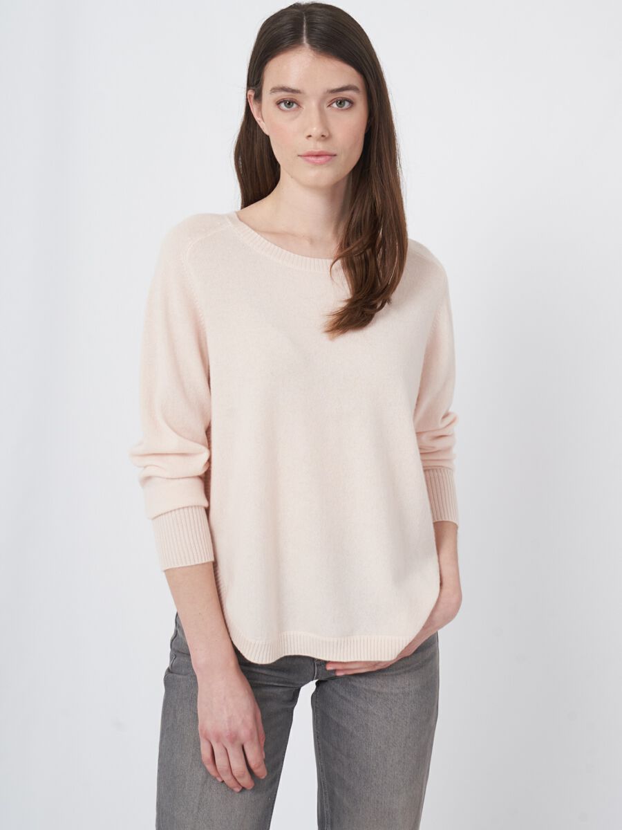 Round hem cashmere sweater with boatneck image number 0