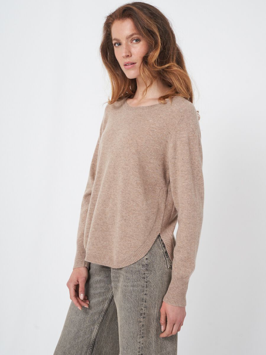 Round hem cashmere sweater with boatneck image number 0