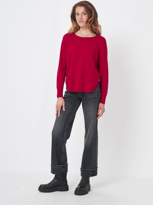 Round hem cashmere sweater with boatneck image number 4
