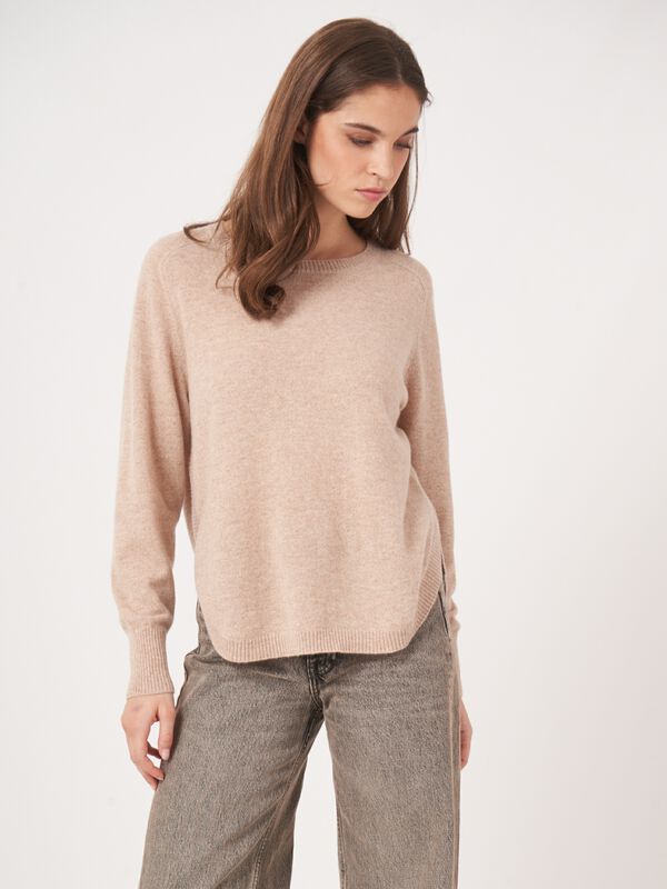 Round hem cashmere sweater with boatneck image number 0