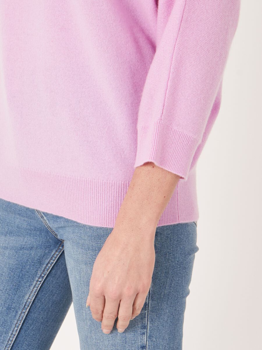 Sportieve cashmere trui met opstaande kraag met trekkoord image number 3