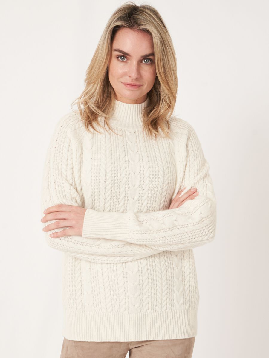 Cable knit cashmere sweater with raglan sleeves image number 0