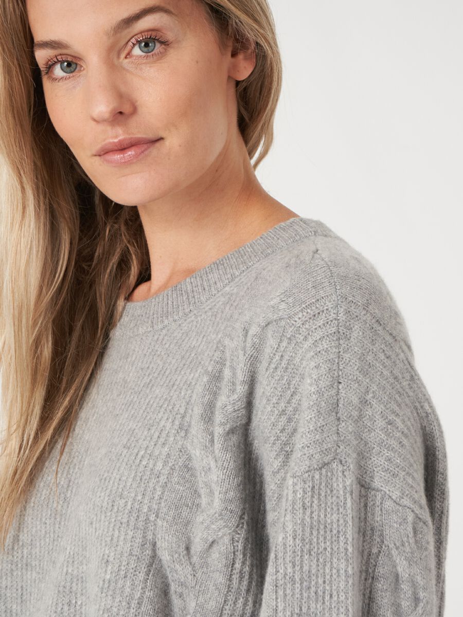 Cashmere pullover met textuur en pofmouwen image number 2