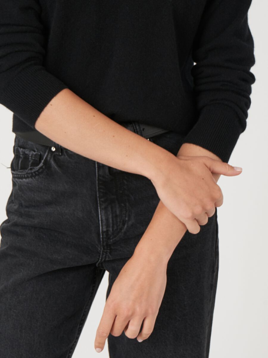 Lichte cashmere pullover met V-hals image number 2