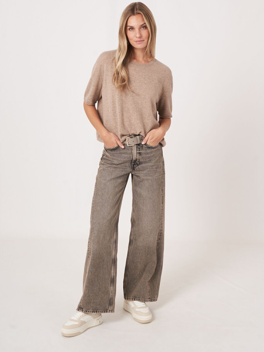 Kurzarm Kaschmirpullover mit gestricktem Detail am Rücken image number 4