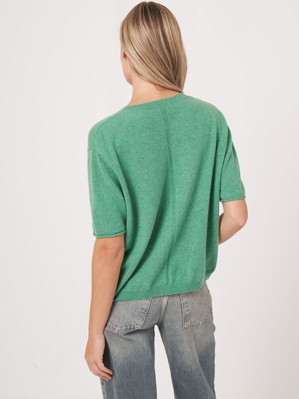 Short sleeve cashmere sweater with knitted detail at the back image number 1