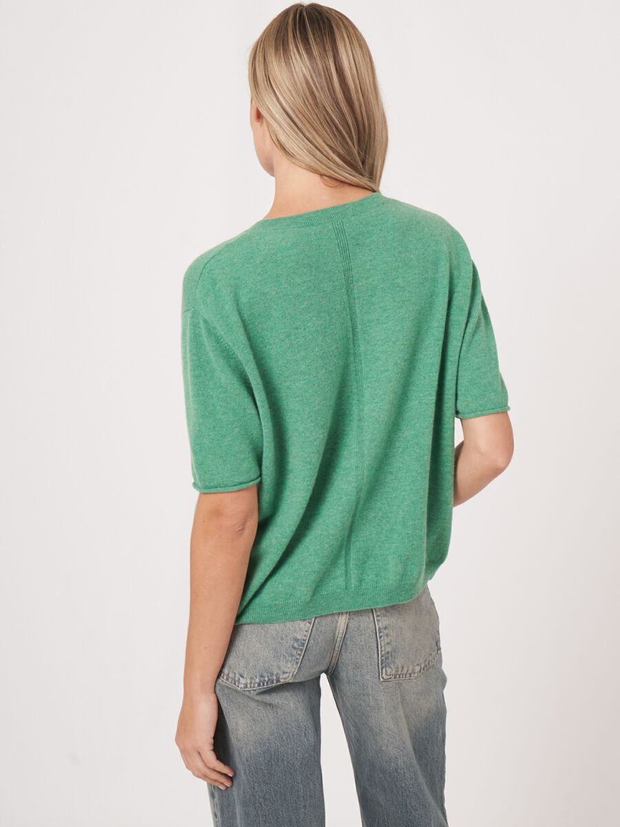 Short sleeve cashmere sweater with knitted detail at the back image number 1
