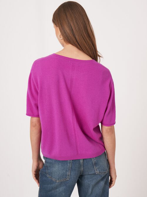 Kurzarm Kaschmirpullover mit gestricktem Detail am Rücken