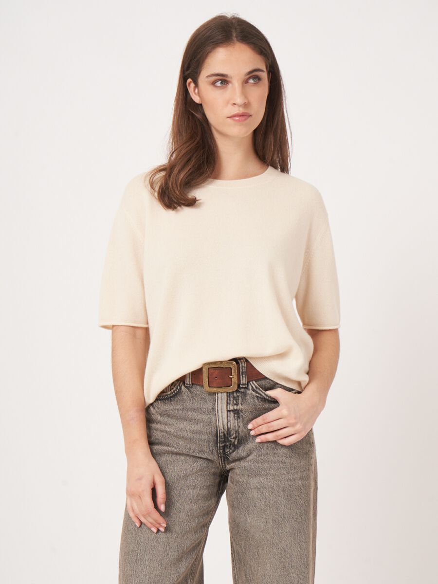 Short sleeve cashmere sweater with knitted detail at the back image number 1