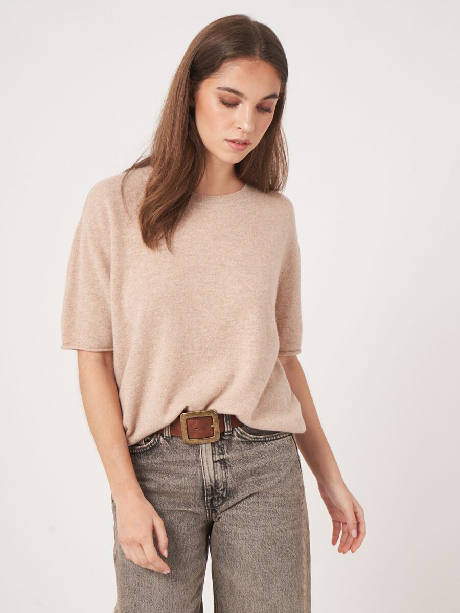 Short sleeve cashmere sweater with knitted detail at the back image number 2