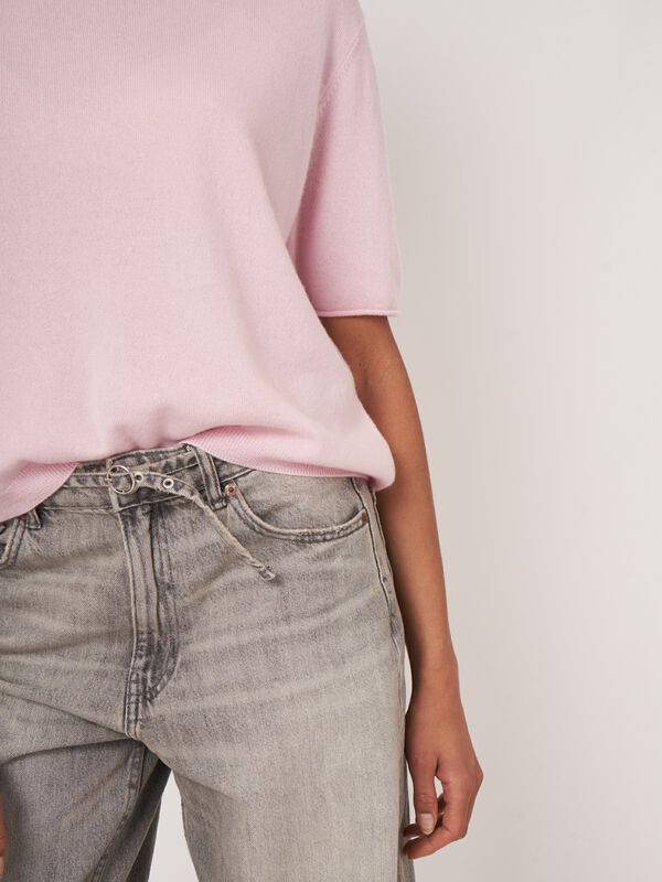 Short sleeve cashmere sweater with knitted detail at the back image number 1