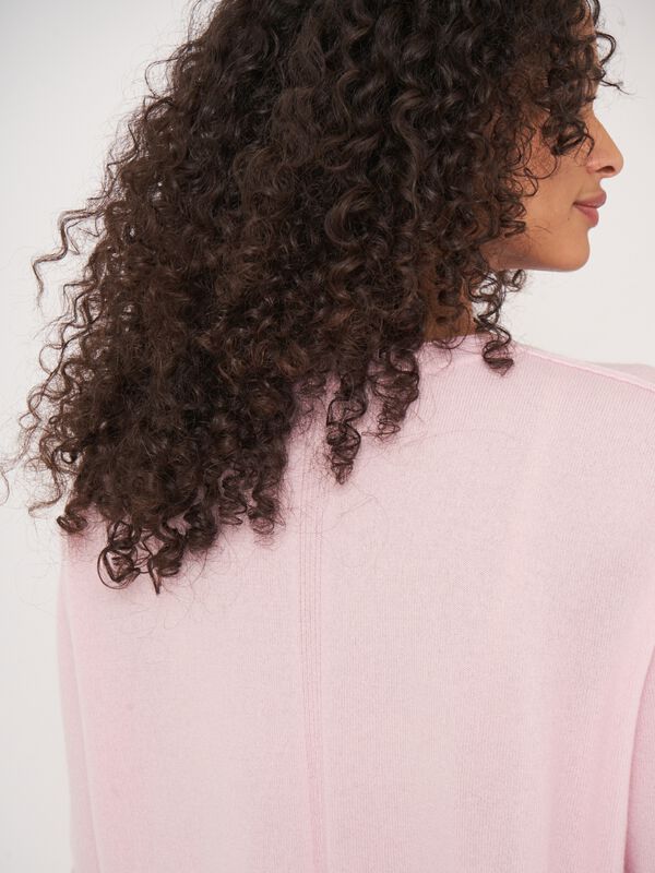 Short sleeve cashmere sweater with knitted detail at the back image number 2