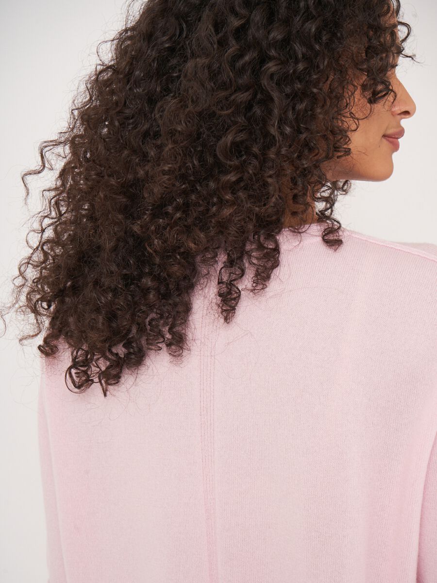 Short sleeve cashmere sweater with knitted detail at the back image number 2