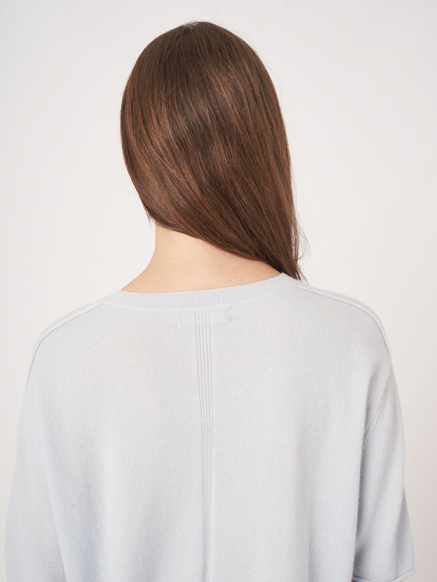 Kurzarm Kaschmirpullover mit gestricktem Detail am R&uuml;cken image number 3