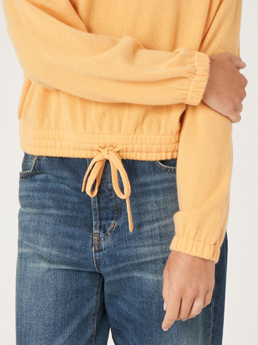 Pull en cachemire à taille à nouer image number 4