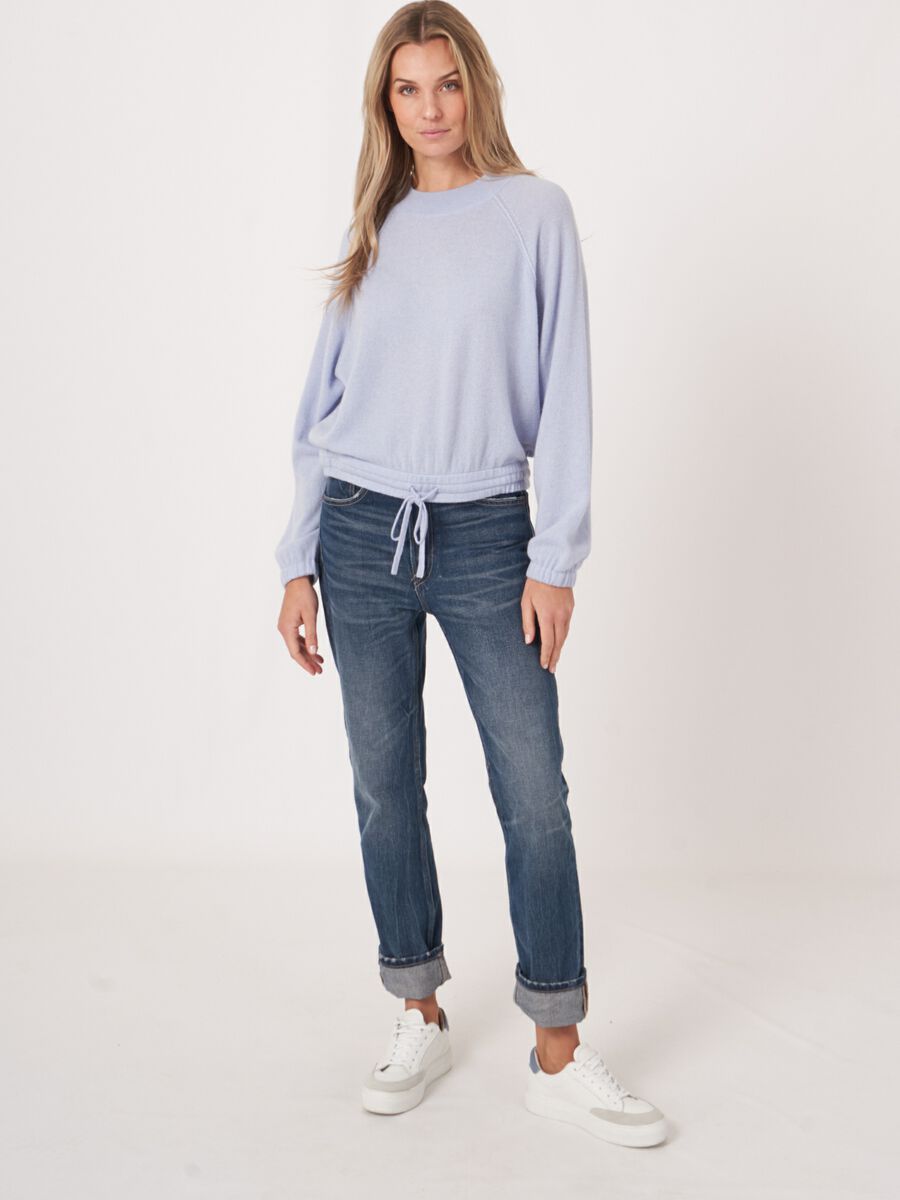 Cashmere trui met trekkoord aan de taille image number 4