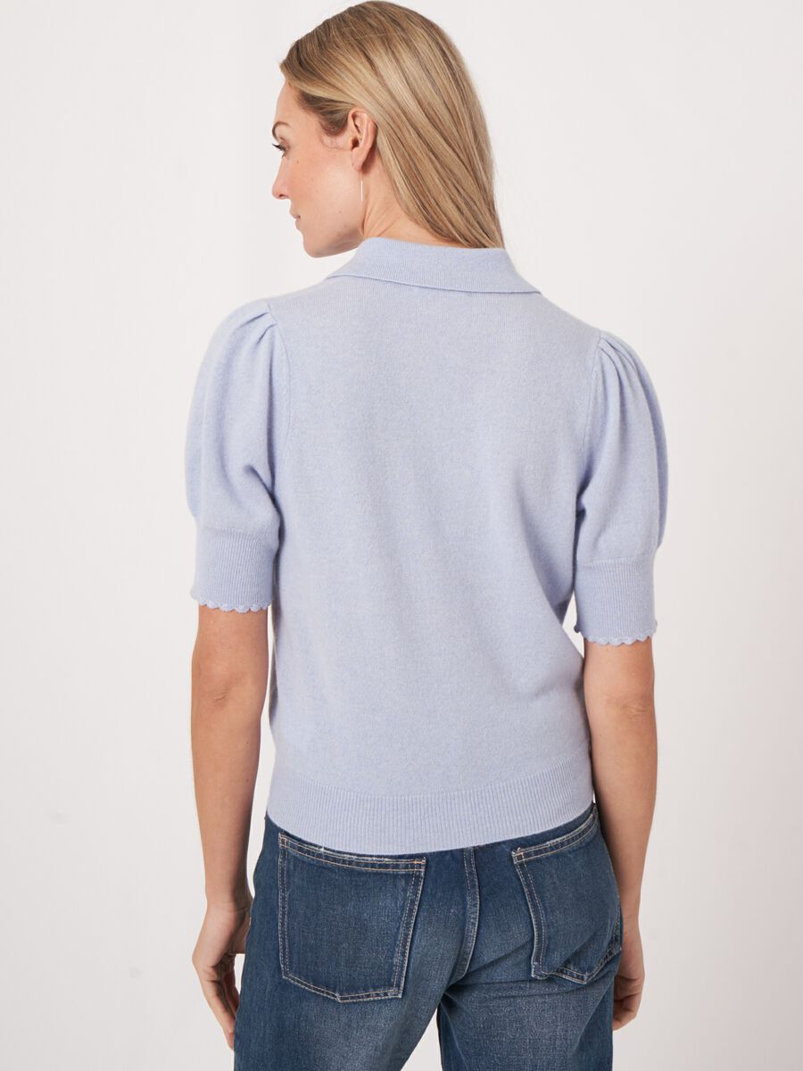 Polokragenpullover mit kurzen Puffärmeln und Häkeldetails image number 1