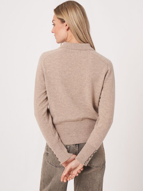 Fijn gebreide cashmere trui met polokraag