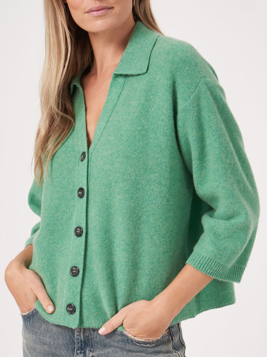 Kaschmir-Strickjacke mit Polokragen und Knöpfen image number 2