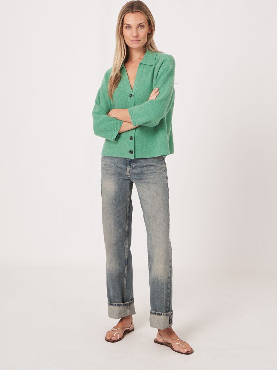 Kaschmir-Strickjacke mit Polokragen und Knöpfen image number 4