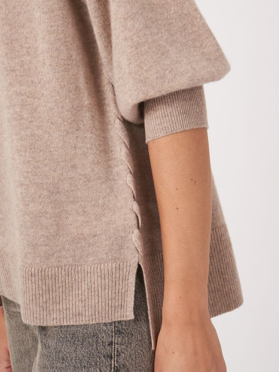 Raglan cashmere V-hals trui met gevlochten detail image number 3