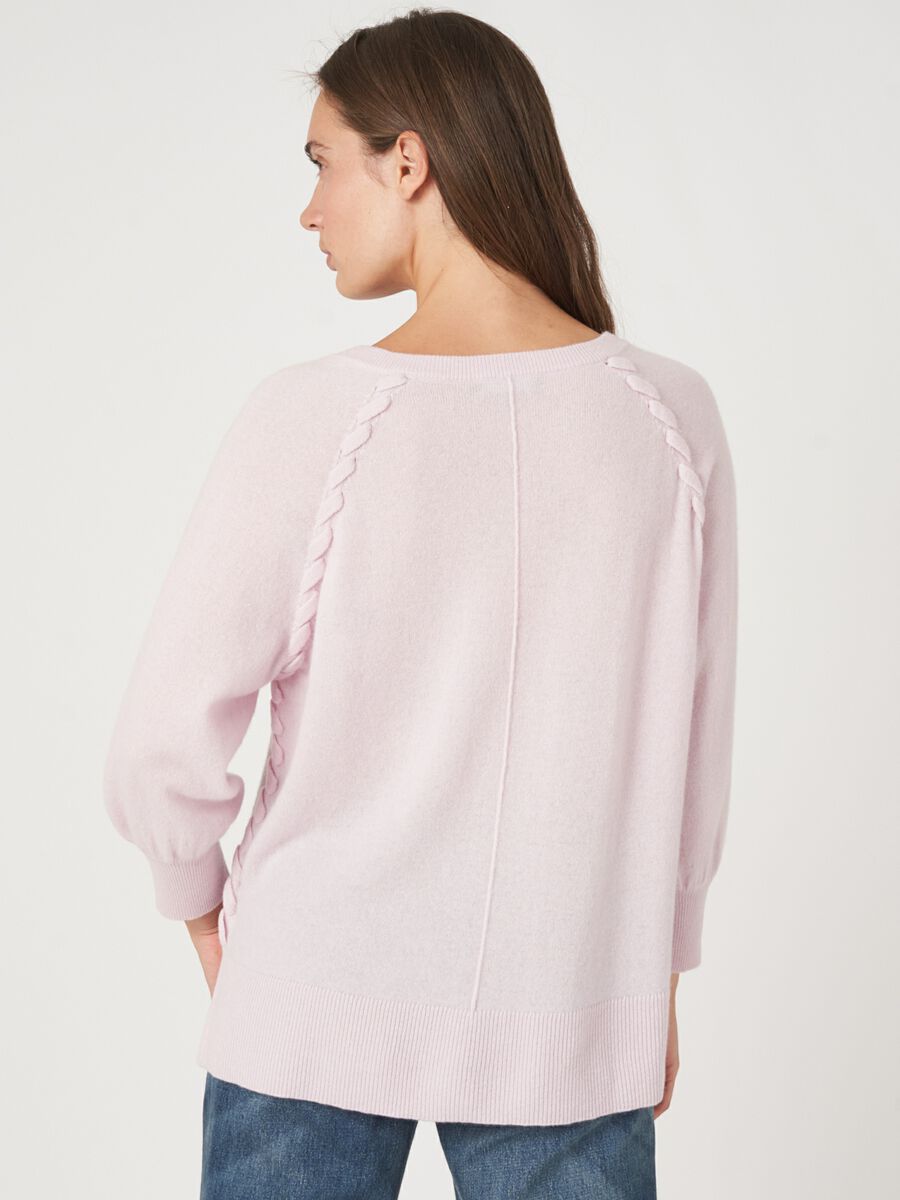 Raglan cashmere V-hals trui met gevlochten detail image number 2