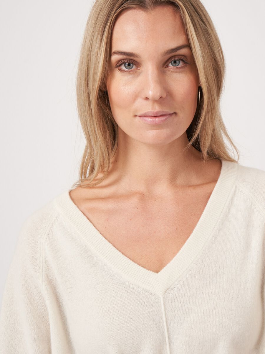 Cashmere V-hals trui met dip dye print image number 2