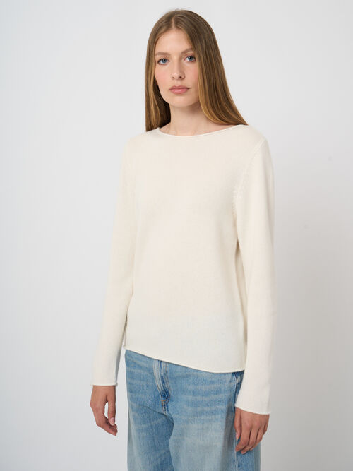 Medium weight basic cashmere boat neck sweater