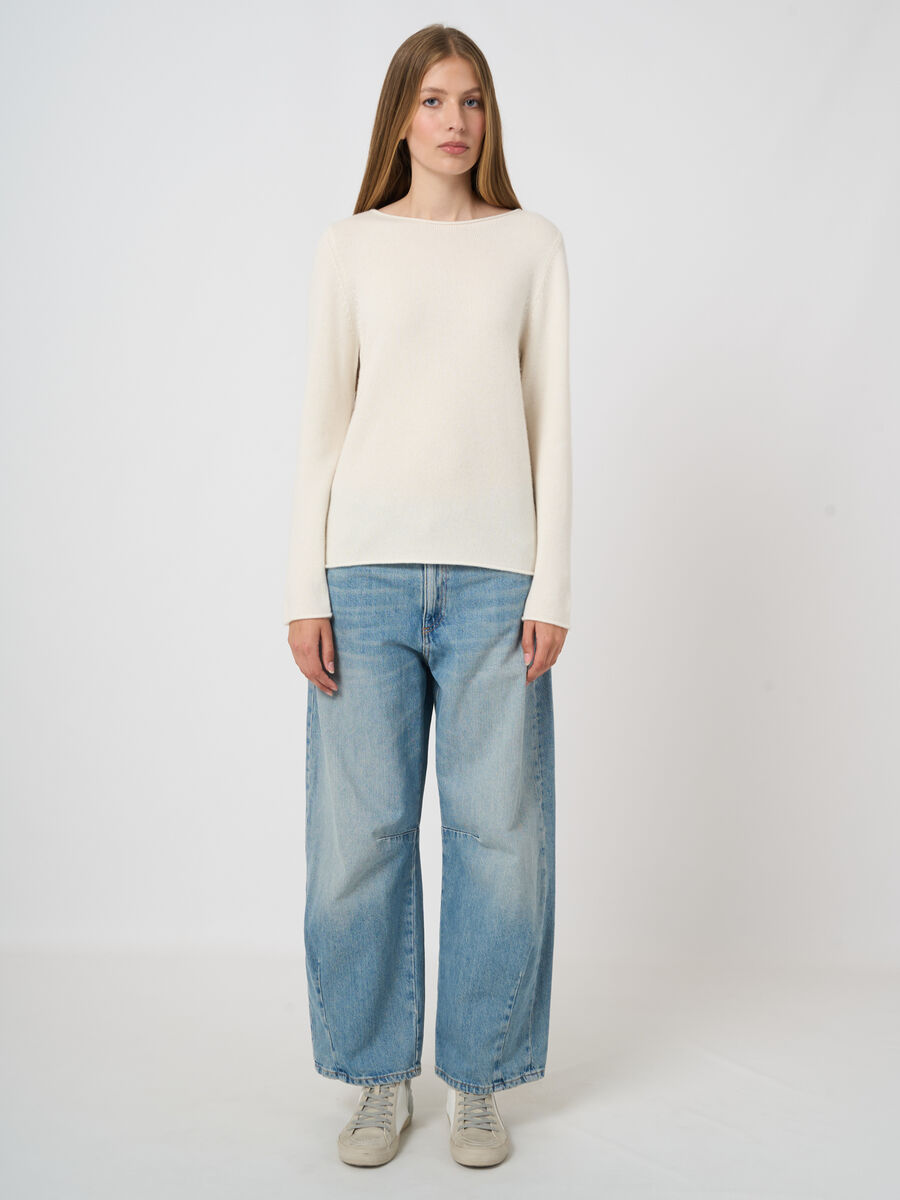 Medium-Weight Organic Cashmere Boat-Neck Sweater image number 5