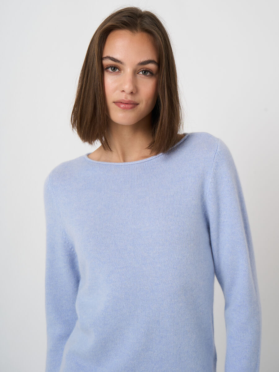 Medium-Weight Organic Cashmere Boat-Neck Sweater image number 2