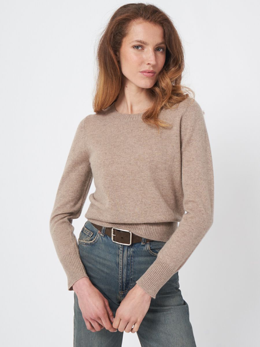 Fine knit round neck cashmere sweater image number 0