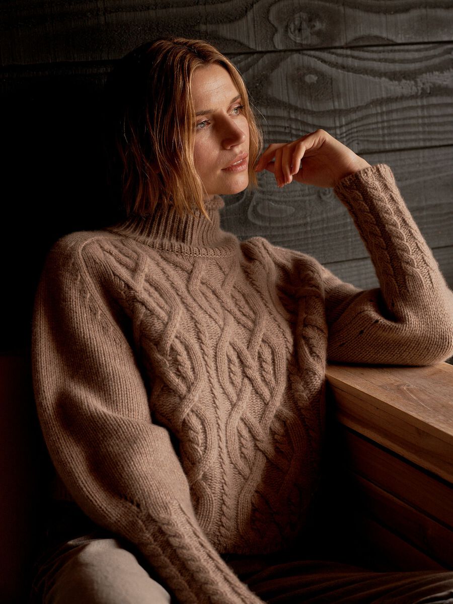 Korte cashmere sweater met kabelpatroon image number 0