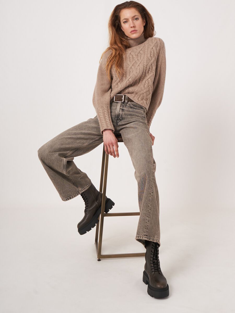 Korte cashmere sweater met kabelpatroon image number 1