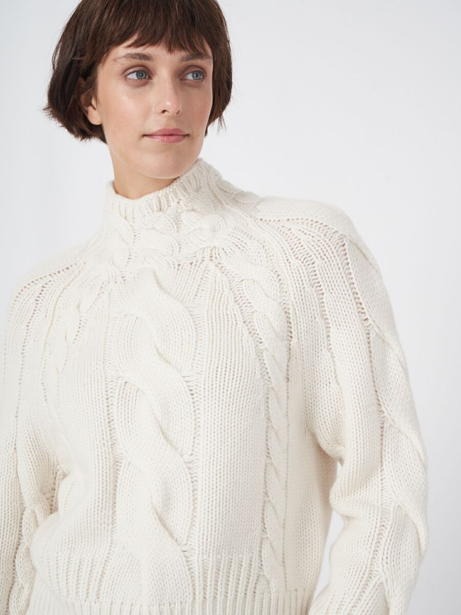 Chunky cable knit cashmere sweater image number 1