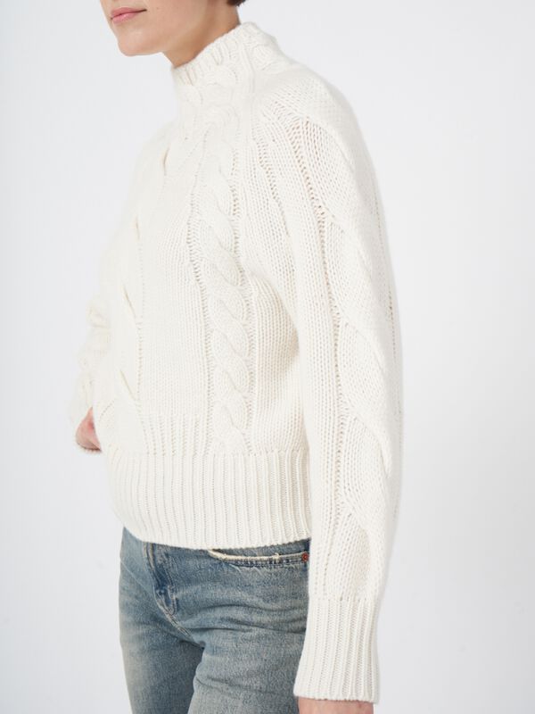 Grober Zopfmuster-Kaschmir-Pullover image number 5