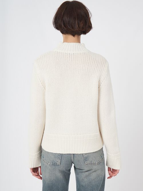 Pull en cachemire épais avec col montant côtelé