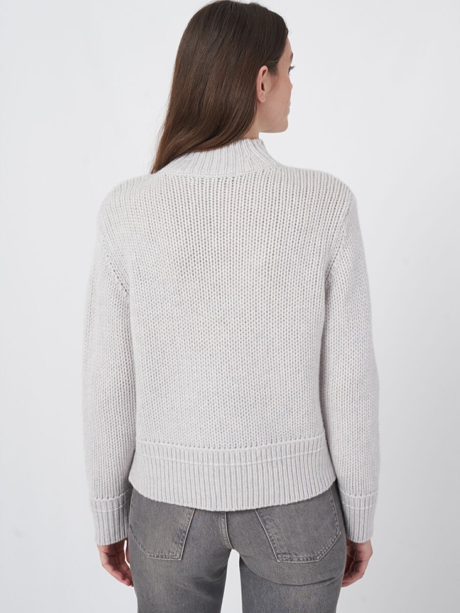 Pull en cachemire épais avec col montant côtelé image number 3