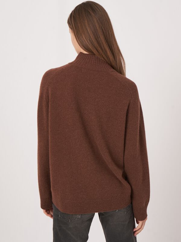 Loose fit high neck cashmere sweater image number 3