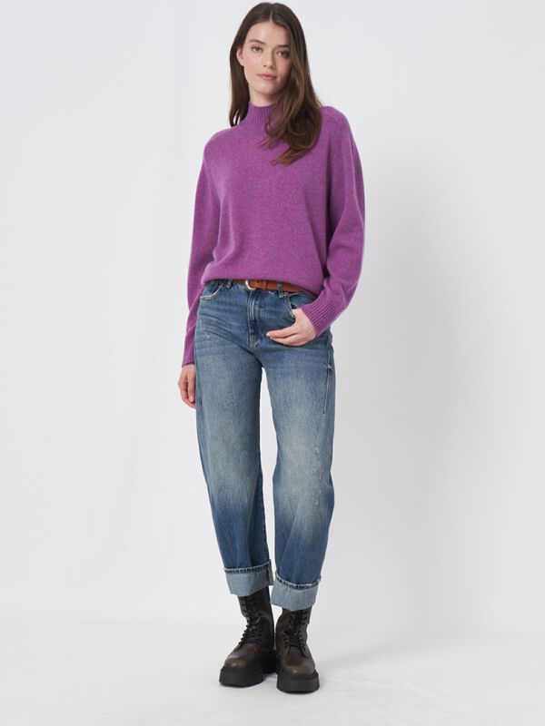 Pull ample &agrave; col montant en cachemire image number 4