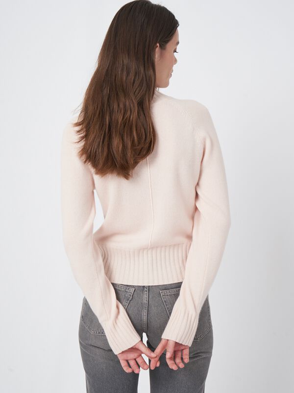 Bio-Kaschmir-Pullover mit geripptem Stehkragen image number 3