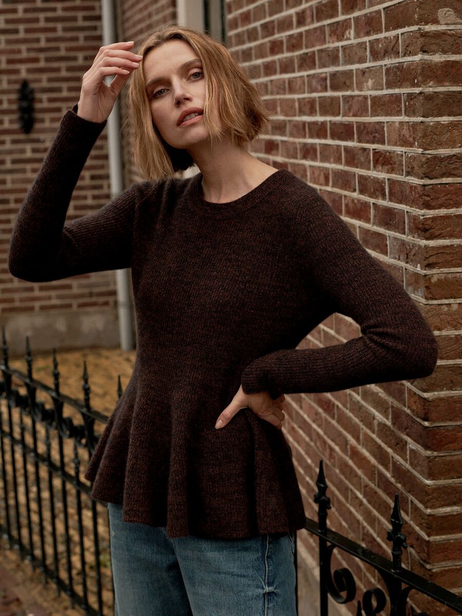 Peplum sweater in cashmere mouliné image number 0