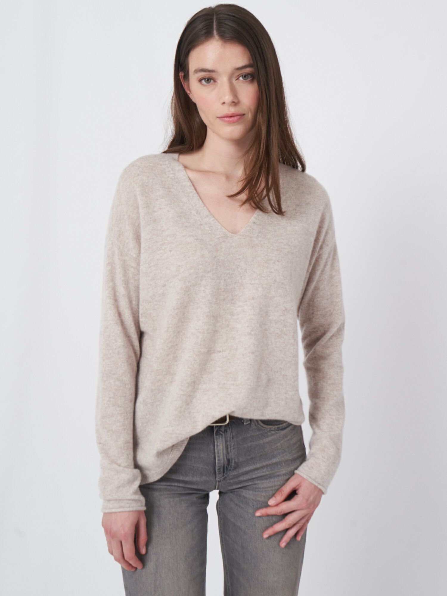 Lichte cashmere sweater met V-hals