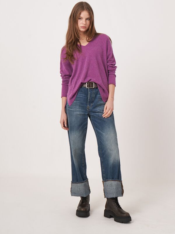 Leichter Kaschmir-V-Ausschnitt-Pullover image number 5