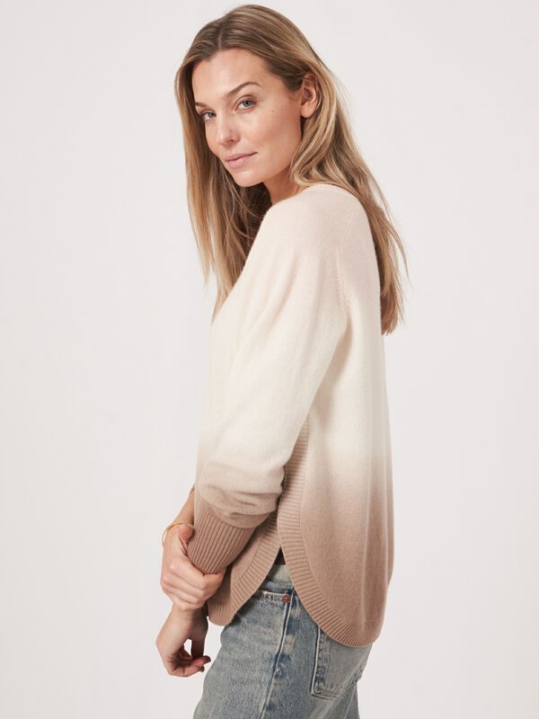 Pull en cachemire tie & dye avec ourlet rond image number 2